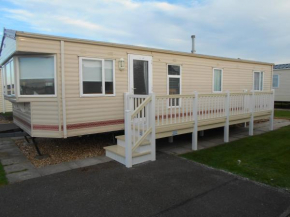 SIX BERTH CARAVAN THE WOLDS INGOLDMELLS SKEGNESS